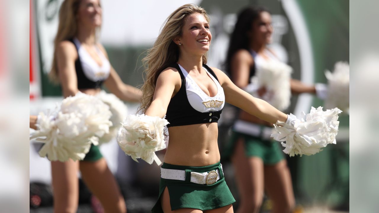 2011 NFL Cheerleaders: Week 2