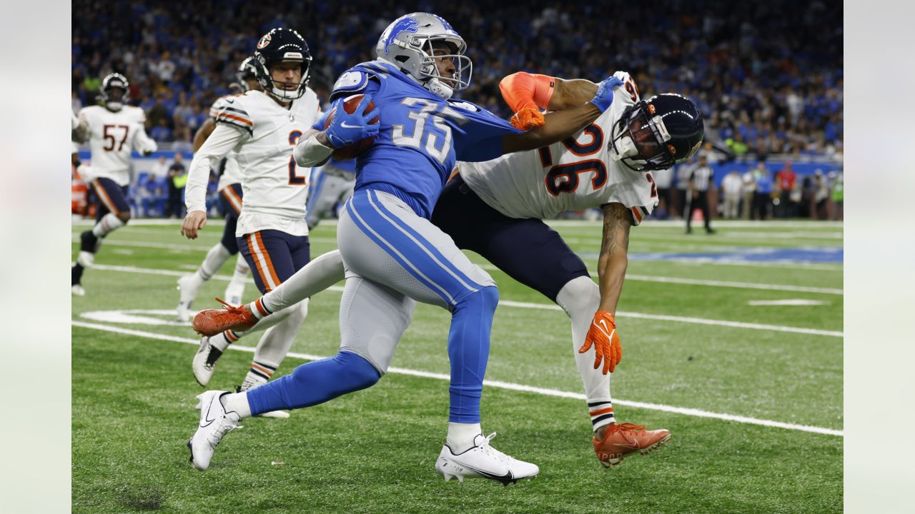 Minnesota Vikings vs Detroit Lions Detroit Lions running back Godwin  Igwebuike (35) runs the ball