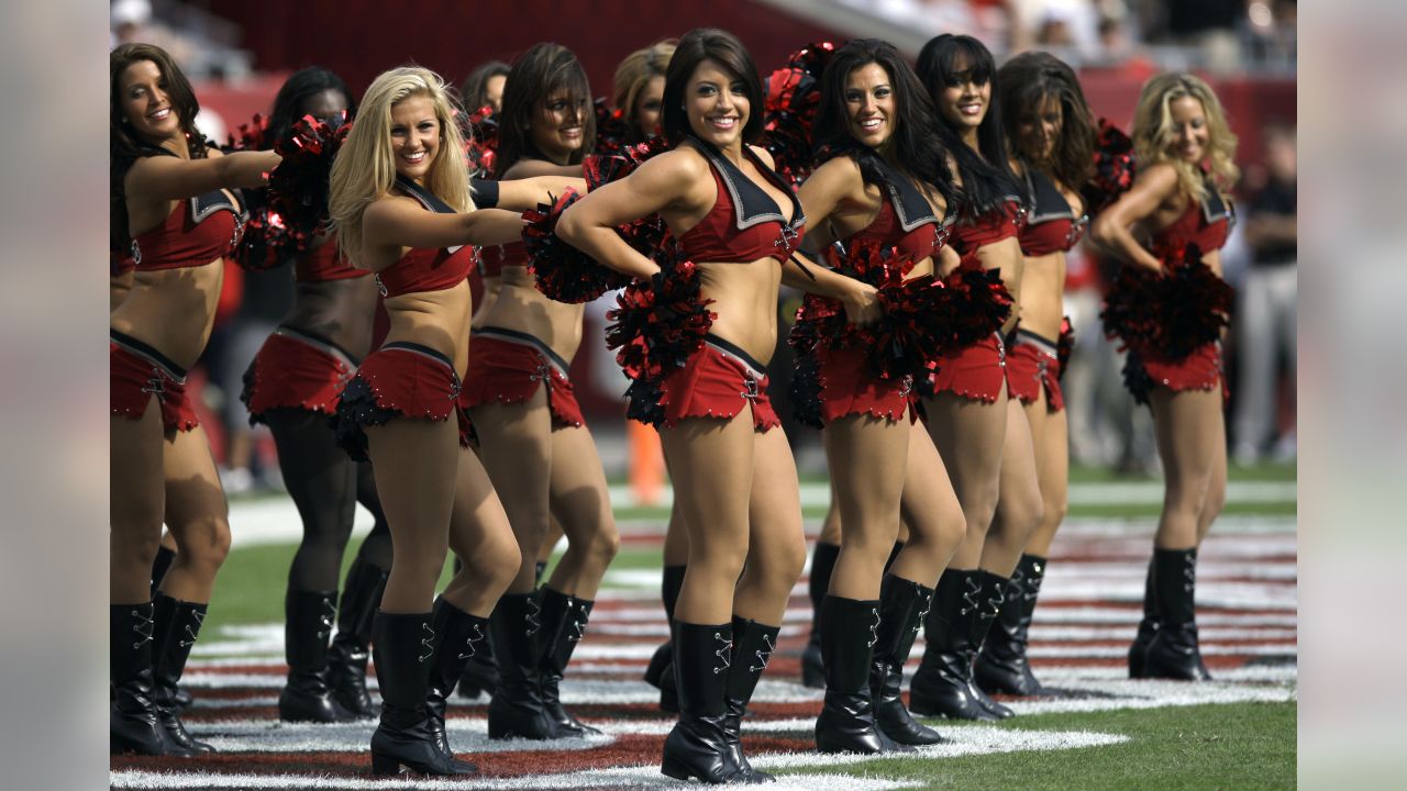 2009 NFL Cheerleaders: Week 11