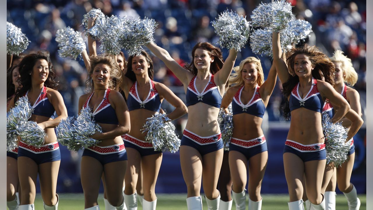 294 Nfl Cheerleaders Images, Stock Photos & Vectors