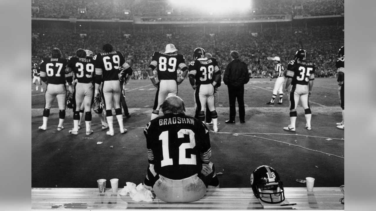 1975 Press Photo Vikings' football player Joe Gilliam, others,  Steelers game, LA