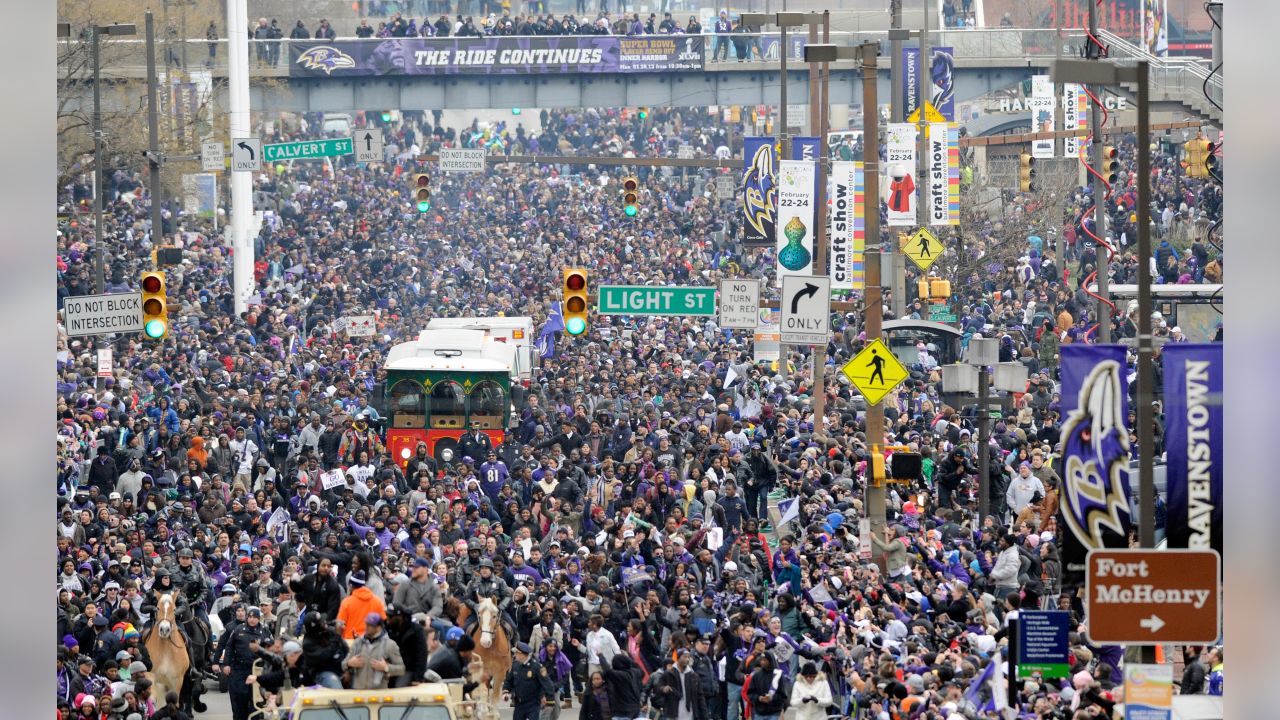 Hundreds Crowd LoDo After Super Bowl Victory 