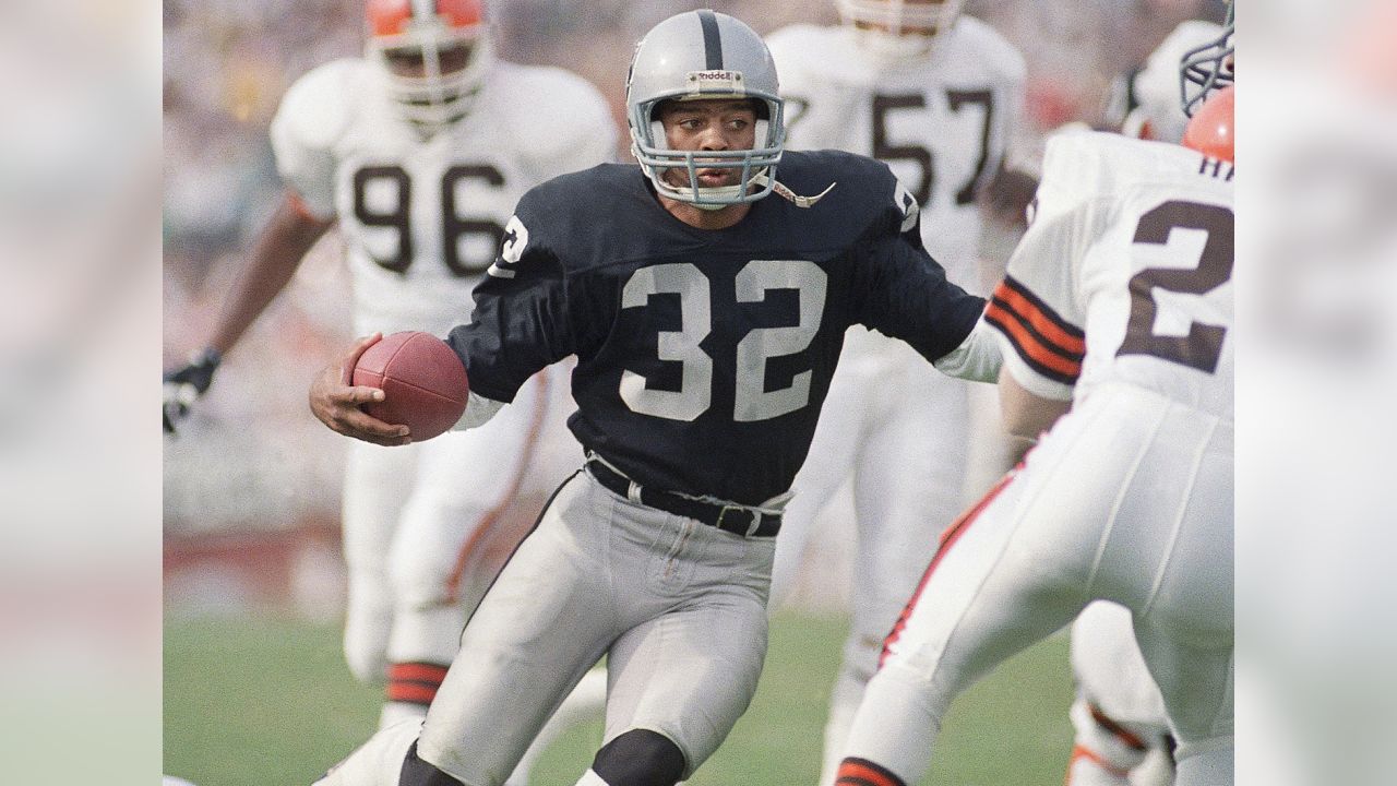 Top 10 Records ~ The NFL's Greatest Running Backs Of All Time