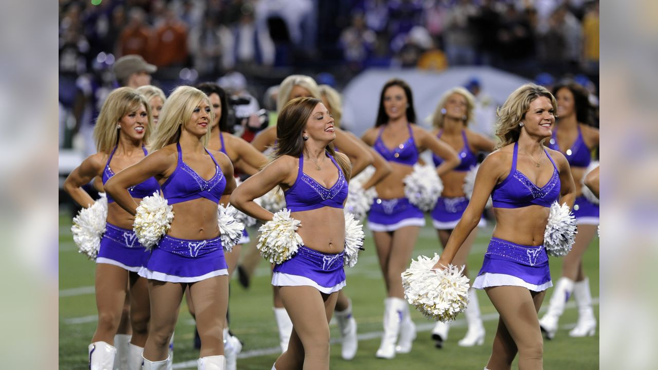 2009 NFL Cheerleaders: Week 12