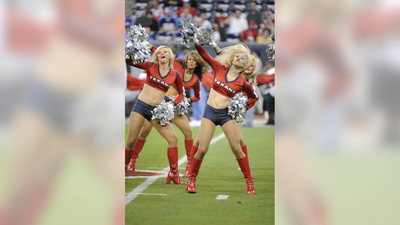 2009 NFL Cheerleaders: Week 11