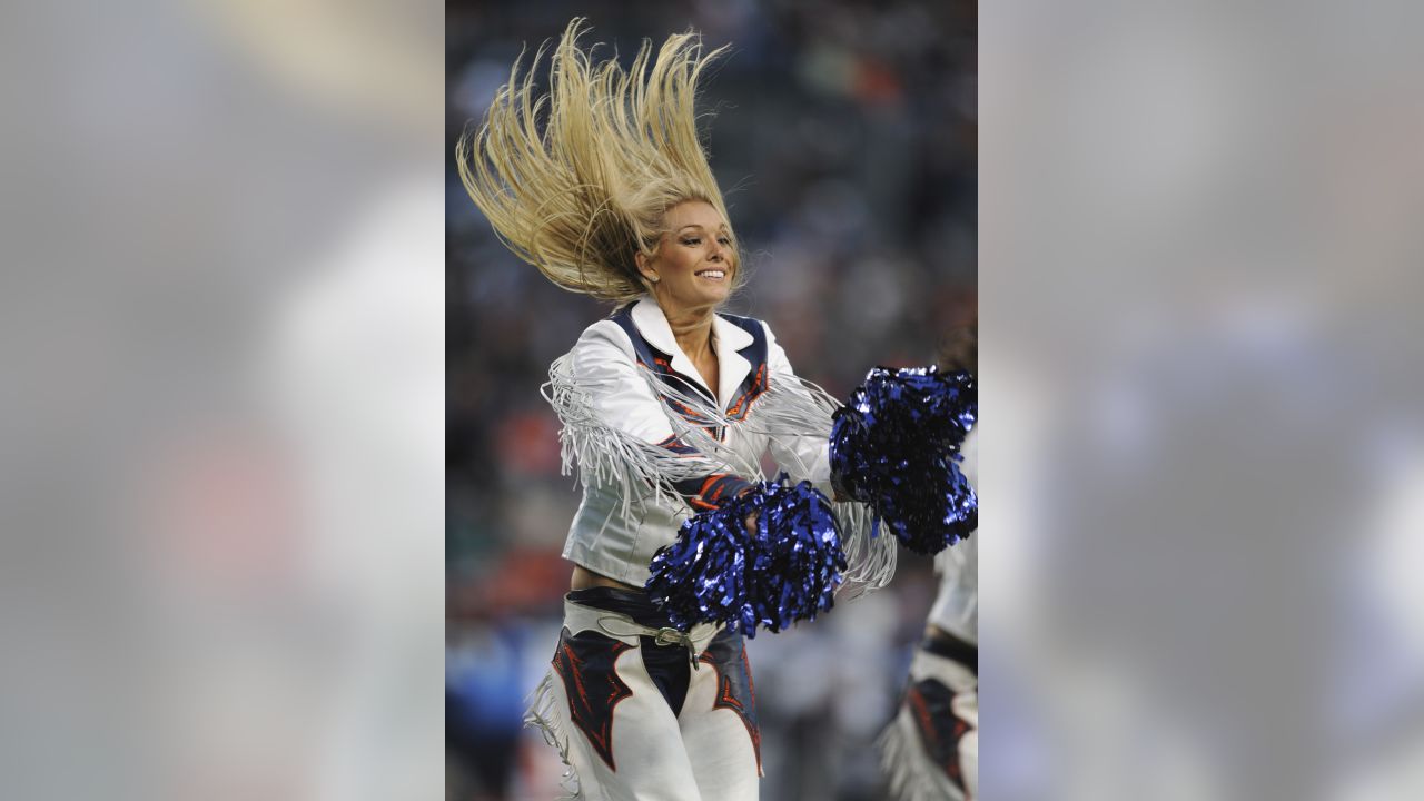 2009 NFL Cheerleaders: Week 11