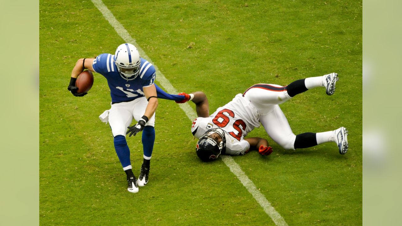 19 September 2010: New England Patriots linebacker Gary Guyton (59) during  the Jets 28-14 win over the Patriots at the New Meadowlands Stadium in East  Rutherford, New Jersey The Jets defeated the