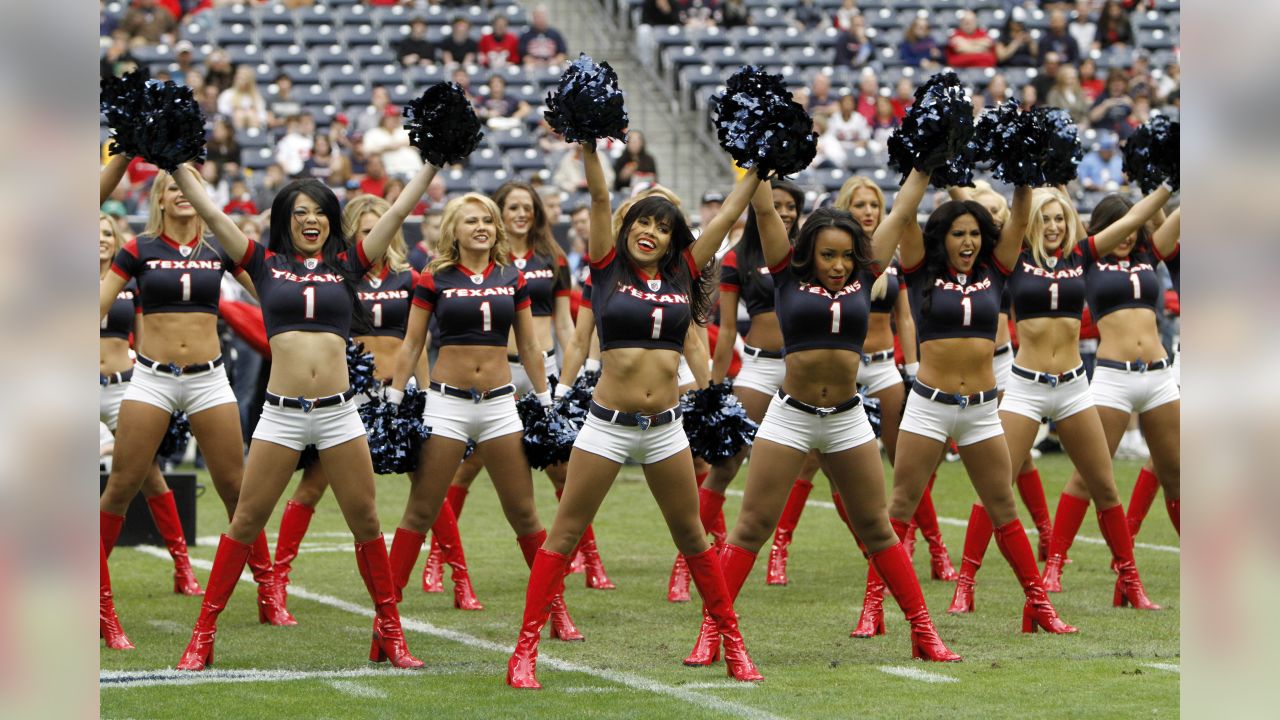 NFL cheerleaders go out with a bang in Week 17 – New York Daily News