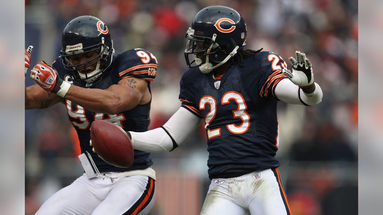 Brendon Ayanbadejo of the Chicago Bears runs down field on kick