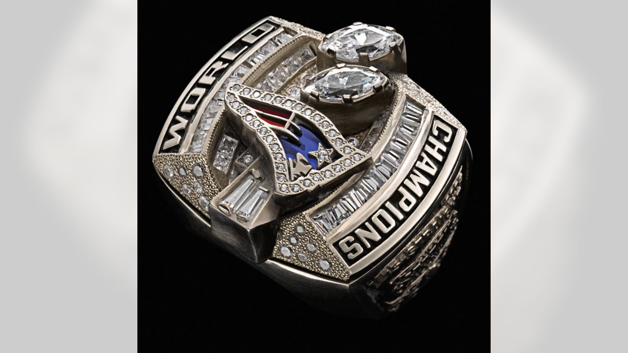 Tom Brady, Patriots receive sixth Super Bowl rings 