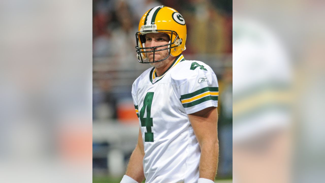 Green Bay Packers quarterback Brett Favre, seen in this December 16, 2007  file photo, is seen on the sideline during the packers game against the St.  Louis Rams in St. Louis on