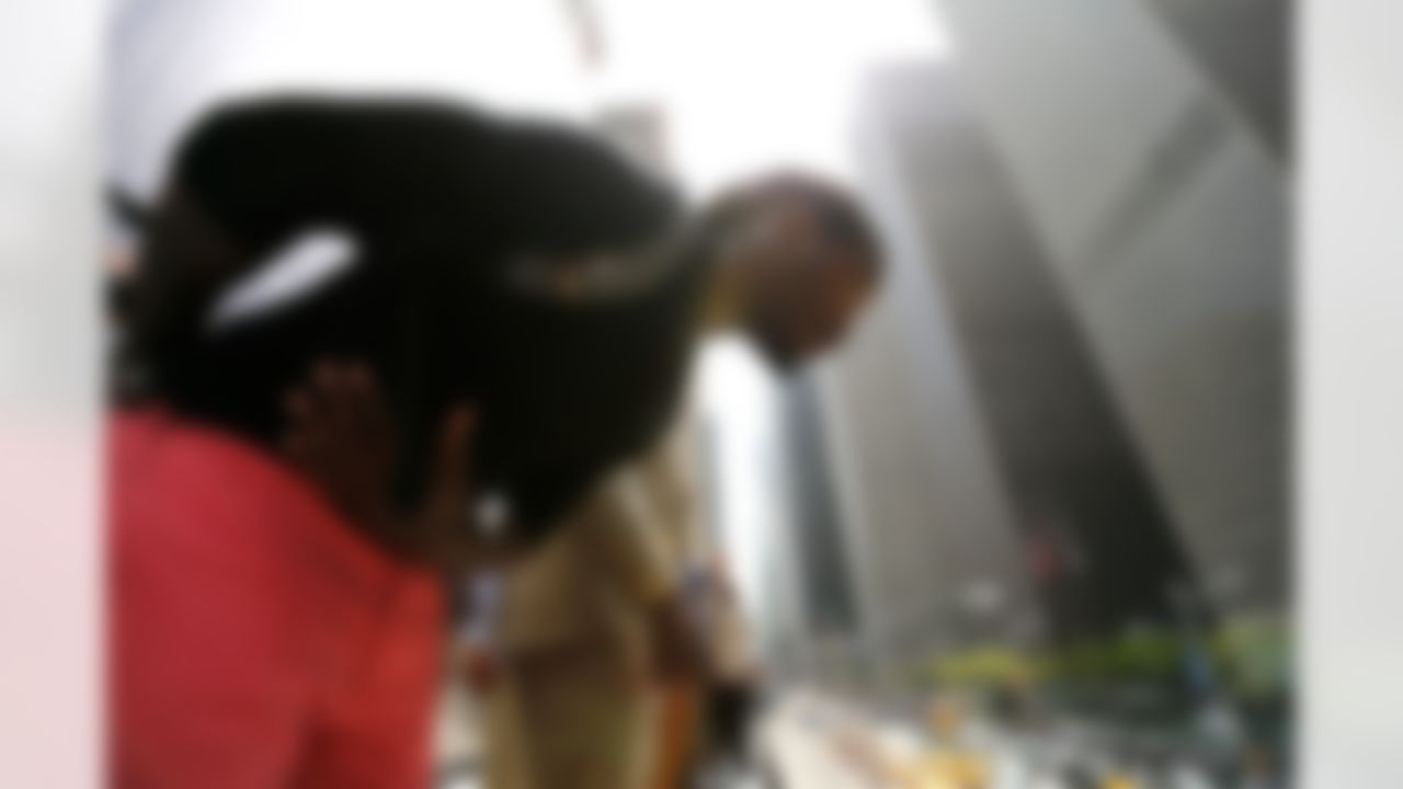 Jadeveon Clowney poses on top of the marquee at Radio City Music Hall on May 7, 2014 in New York, NY. (Ben Liebenberg/NFL)