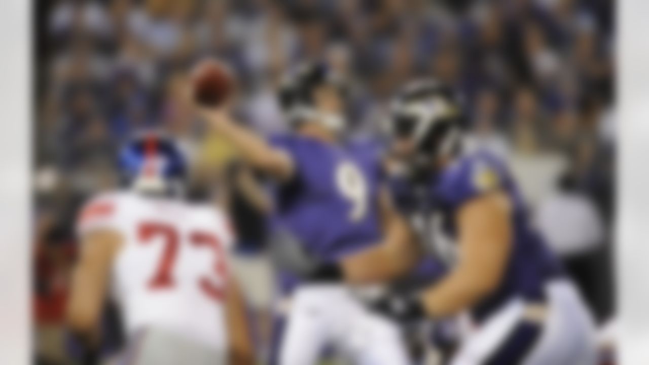 Baltimore Ravens quarterback Marc Bulger throws a pass against the New York Giants during the second half of an NFL preseason football game, Saturday, Aug. 28, 2010, in Baltimore. (AP Photo/Nick Wass)