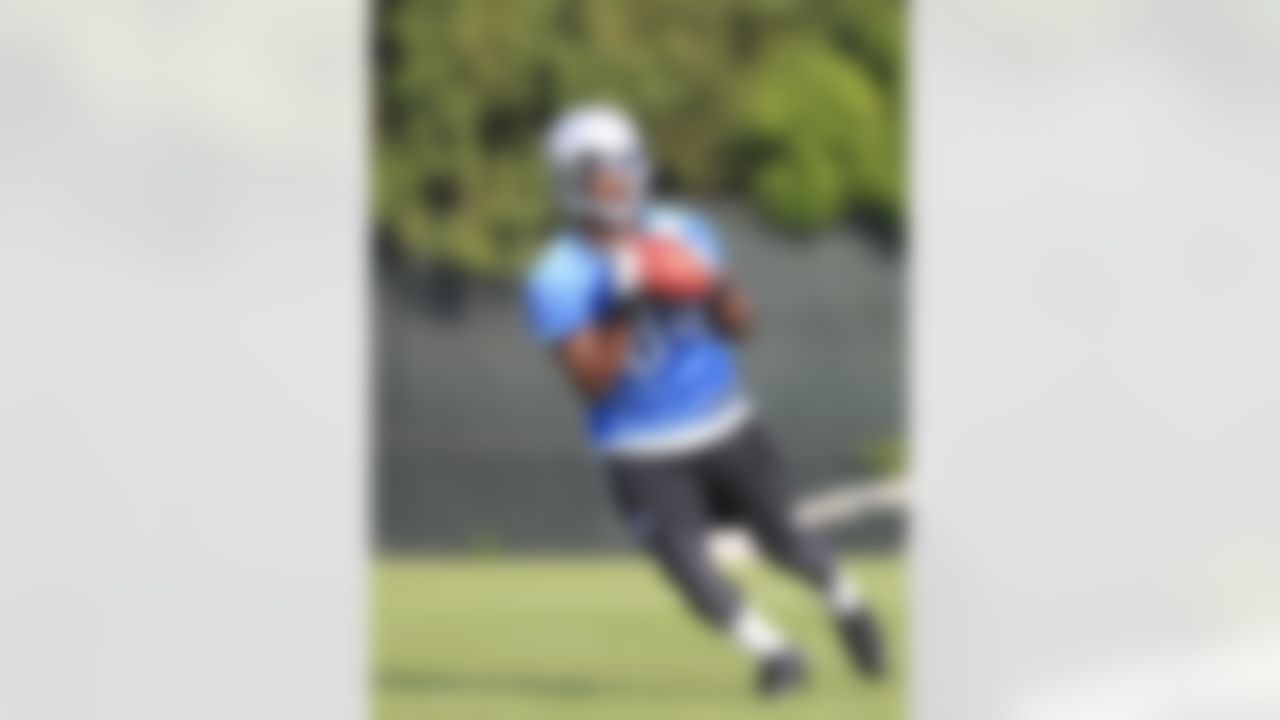 Detroit Lions receiver Ryan Broyles makes a catch during NFL football training camp in Allen Park, Mich. Monday, July 30, 2012. (AP Photo/Carlos Osorio)