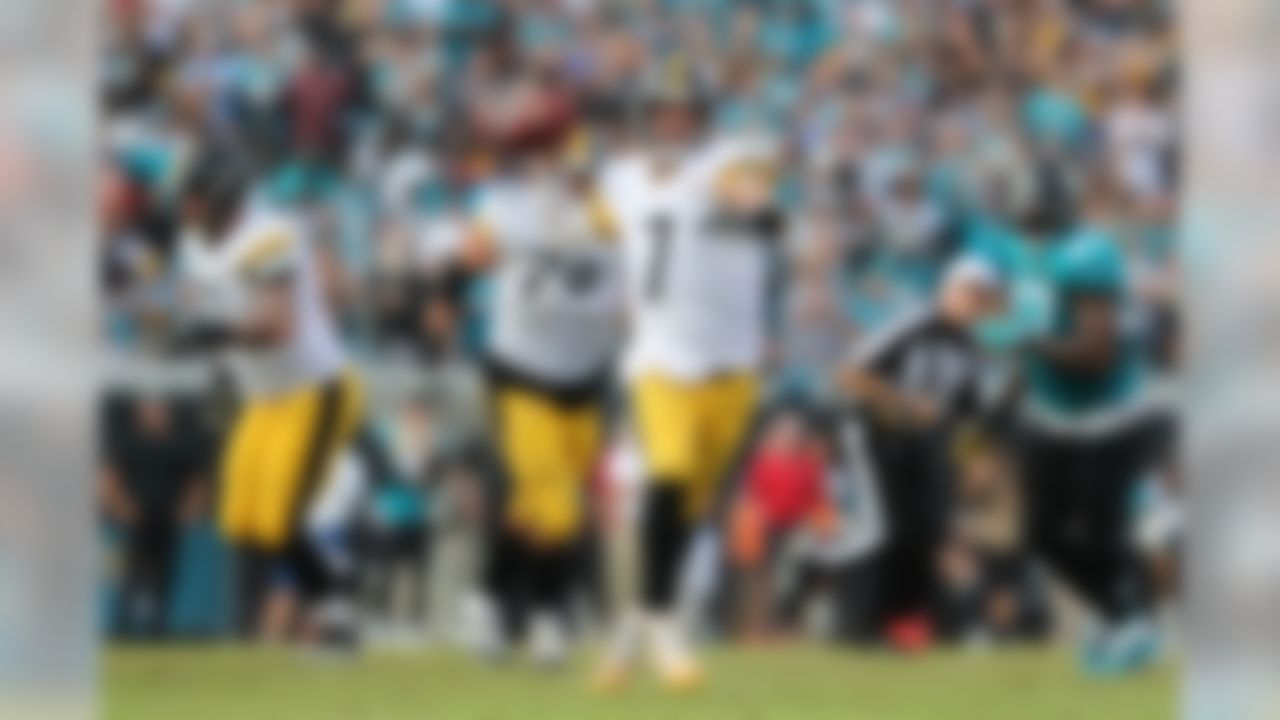 Pittsburgh Steelers quarterback Ben Roethlisberger (7) throws a pass during an NFL football game against the Jacksonville Jaguars on Sunday, Nov. 18, 2018 in Jacksonville, Fla. The Steelers won 20-16. (Perry Knotts/NFL)