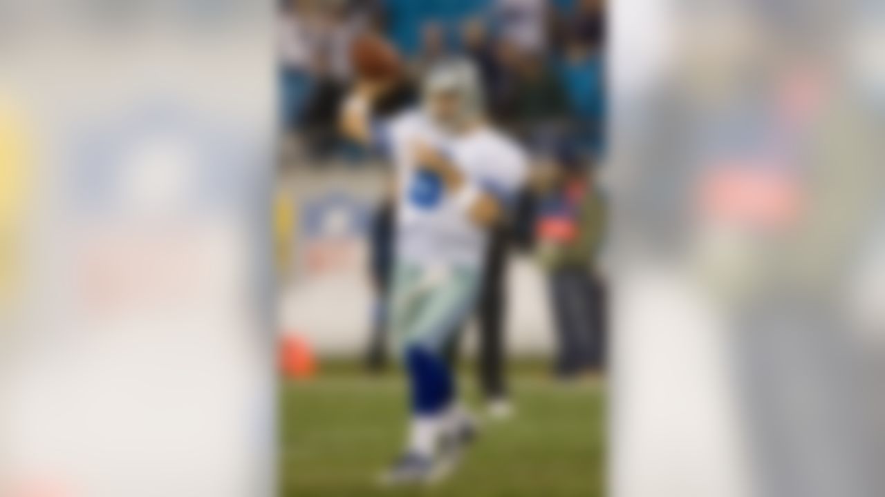 CHARLOTTE, NC - DECEMBER 22: Tony Romo #9 of the Dallas Cowboys warms up prior to the match up with the Carolina Panthers at Bank of America Stadium December 22, 2007 in Charlotte, North Carolina.  (Photo by Rex Brown/Getty Images)