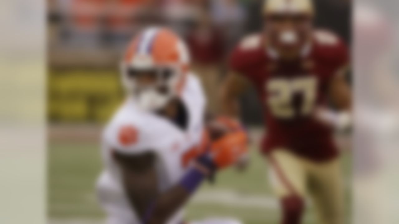 Size: 6-4, 220
Williams returns to the Clemson lineup this fall from a neck injury that ended his season in the Tigers' first game last year. Williams doesn't have to put his jump-ball skills to use as often as most receivers his size, because he also has the speed to sprint past cornerbacks and make an easier catch. But Williams is one whom Tigers QB Deshaun Watson can afford to underthrow on a deep ball. NFL Media analyst Lance Zierlein recently wrote that Williams "can be a big-time playmaker when the 50-50 ball comes his way." As a sophomore in 2014, Williams pulled in 1,030 receiving yards on 57 catches.