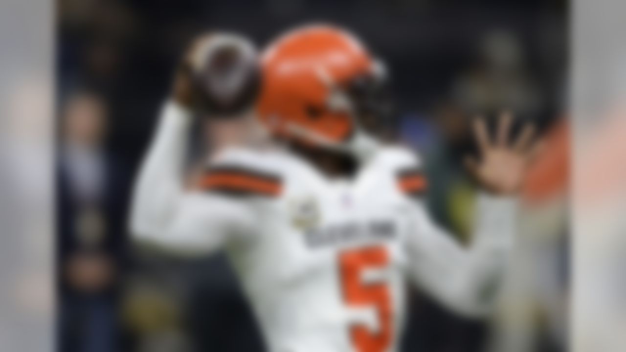 Cleveland Browns quarterback Tyrod Taylor (5) passes during the second half of an NFL football game against the New Orleans Saints in New Orleans, Sunday, Sept. 16, 2018. (AP Photo/Bill Feig)