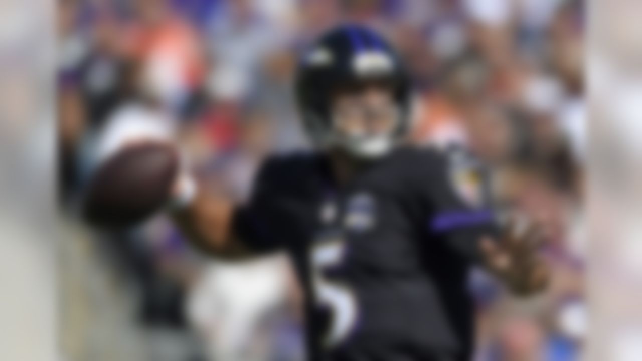Baltimore Ravens quarterback Joe Flacco throws to a receiver in the first half of an NFL football game against the Cleveland Browns, Sunday, Oct. 11, 2015, in Baltimore. (AP Photo/Nick Wass)