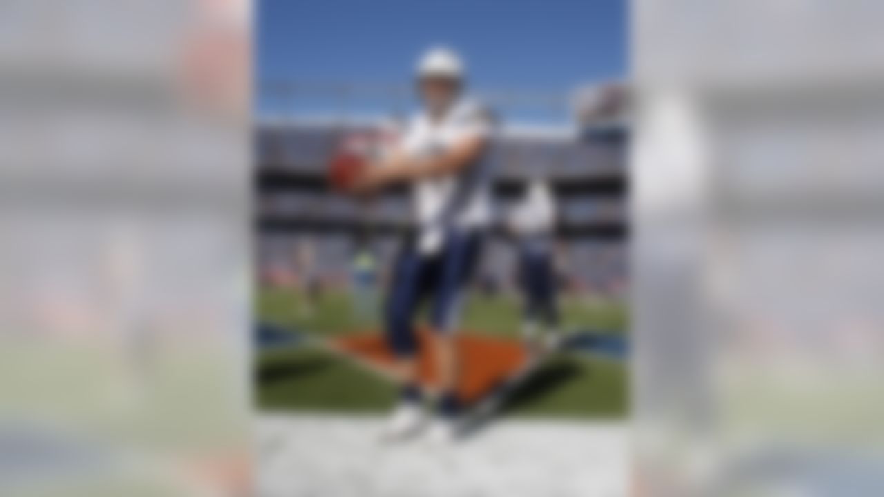 San Diego Chargers' Philip Rivers (17) warms up before an NFL football game against the Denver Broncos, Sunday, Nov. 22, 2009 in Denver. (AP Photo/David Zalubowski)