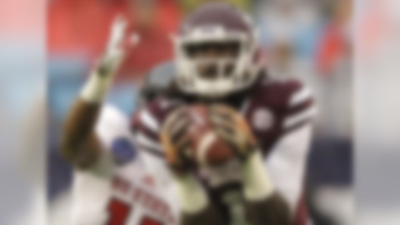 De'Runnya played basketball in high school. He was even named "Mr. Basketball" by the Alabama Sports Writers Association. He didn't add football to the equation until his senior year in high school. But what he lacks in experience, he makes up for in size -- turning inaccurate passes into catches. The issue: De'Runnya isn't very fast for the position.