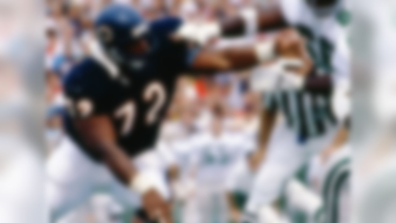 Chicago Bears, 1985-1993; Philadelphia Eagles, 1993-1994
» One-time Super Bowl champion
» Recorded 29.5 sacks in 138 NFL games