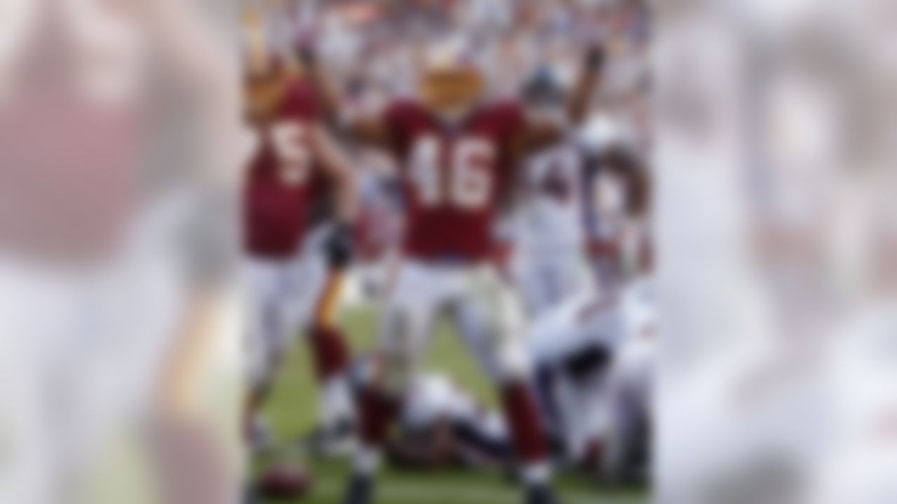 Washington Redskins running back Ladell Betts celebrates his fourth quarter touchdown during the NFL football game against the Denver Broncos, Sunday, Nov. 15, 2009 in Landover, Md. Washington won 27-17. (AP Photo/Gerald Herbert)