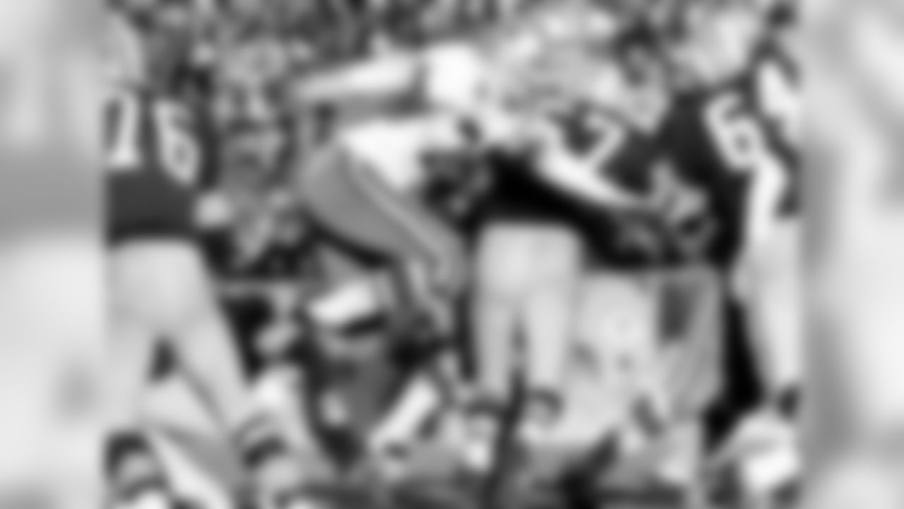 Lilly was as good as any player on the football field any time he suited up in his prime. Forget that, immediately after he was moved inside to defensive tackle, Lilly was named first-team All-Pro seven times from 1964 through 1971. Or that he authored the most famous sack in Super Bowl history. Lilly, according to his peers (like Deacon Jones), was simply unblockable. His Hall of Fame coach said he was as fine a player as he ever saw. Tom Landry benefitted from Lilly's quickness and ability to disrupt blocking schemes for 14 seasons. Bill Walsh once told The Sporting News that Lilly was the third-best football player he ever saw. Enough said.
