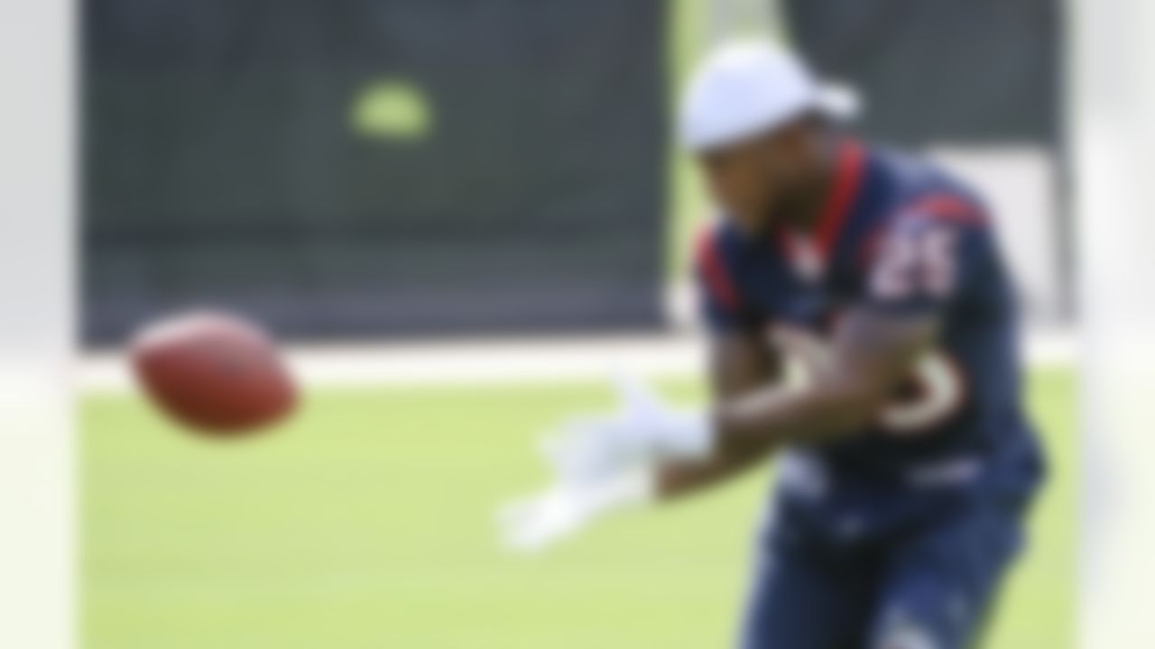Houston Texans rookie corner back Kareem Jackson runs through a drill during an NFL football mini camp, Wednesday, May 19, 2010, in Houston. Jackson was the Texans first pick in the 2010 NFL draft. (AP Photo/Dave Einsel)