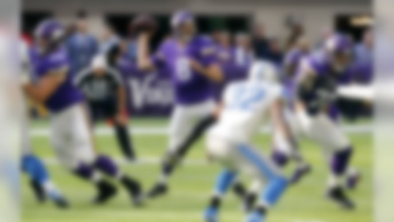 Minnesota Vikings quarterback Sam Bradford (8) throws a pass during the first half of an NFL football game against the Detroit Lions, Sunday, Nov. 6, 2016, in Minneapolis. (AP Photo/Jim Mone)