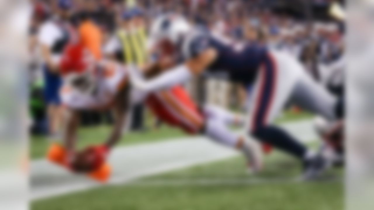 Kansas City Chiefs running back Kareem Hunt (27) dives into the end zone for a touchdown for this third touchdown during an NFL football game against the New England Patriots on Thursday, Sept. 7, 2017 in Foxborough, Mass. (Perry Knotts/NFL)