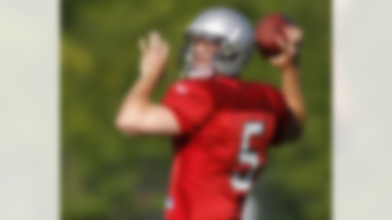 ALLEN PARK, MI - JULY 24: Drew Stanton #5 of the Detroit Lions gets ready to throw during training camp at the Detroit Lions Headquarters and Training Facility on July 24, 2008 in Allen Park, Michigan. (Photo by Gregory Shamus/Getty Images)