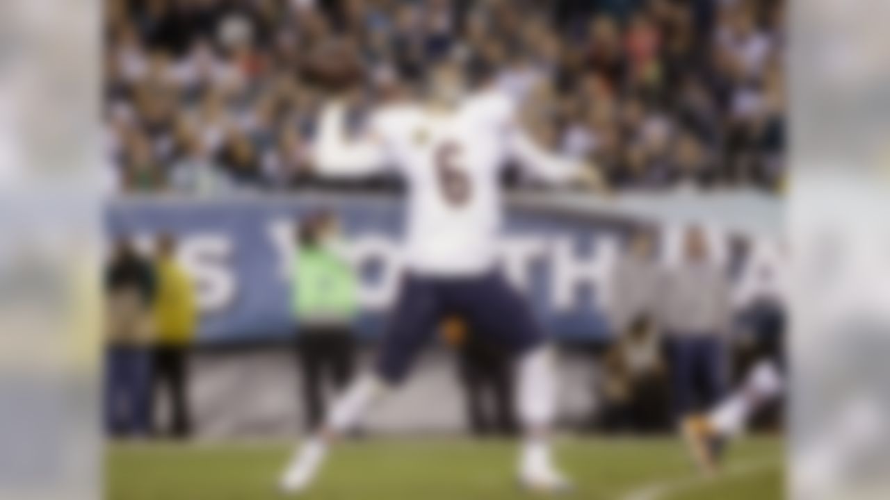 Cutler has been one of the most under-appreciated quarterbacks in fantasy football, as he's failed to score 17-plus points just once in his full starts this season. He'll have a lot on the line in Week 17 against the Green Bay Packers, who have struggled to stop opposing quarterbacks for much of the season. With a postseason berth at stake, look for Cutler to have a nice stat line in this NFC North battle.