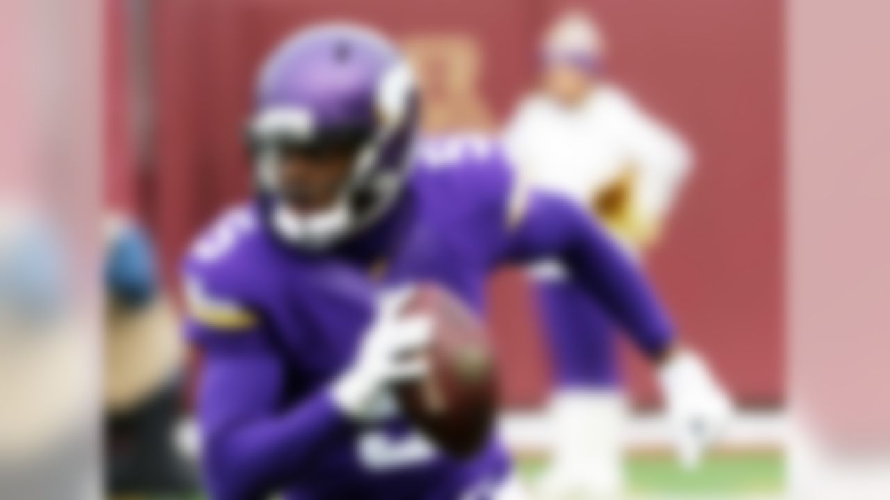 Bridgewater beats out Derek Carr on this list, mostly because he avoided the valleys that the Raiders quarterback experienced in his rookie campaign. While each player's stats weren't too far off -- Carr had seven more touchdown passes, while Bridgewater posted a completion percentage that was six points higher -- Teddy's game-by-game consistency is a harbinger of larger success to come.
