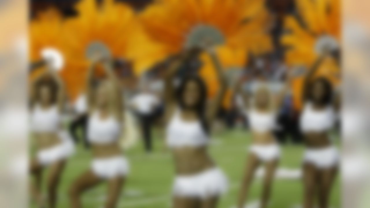 NFL Cheerleaders, Week 5