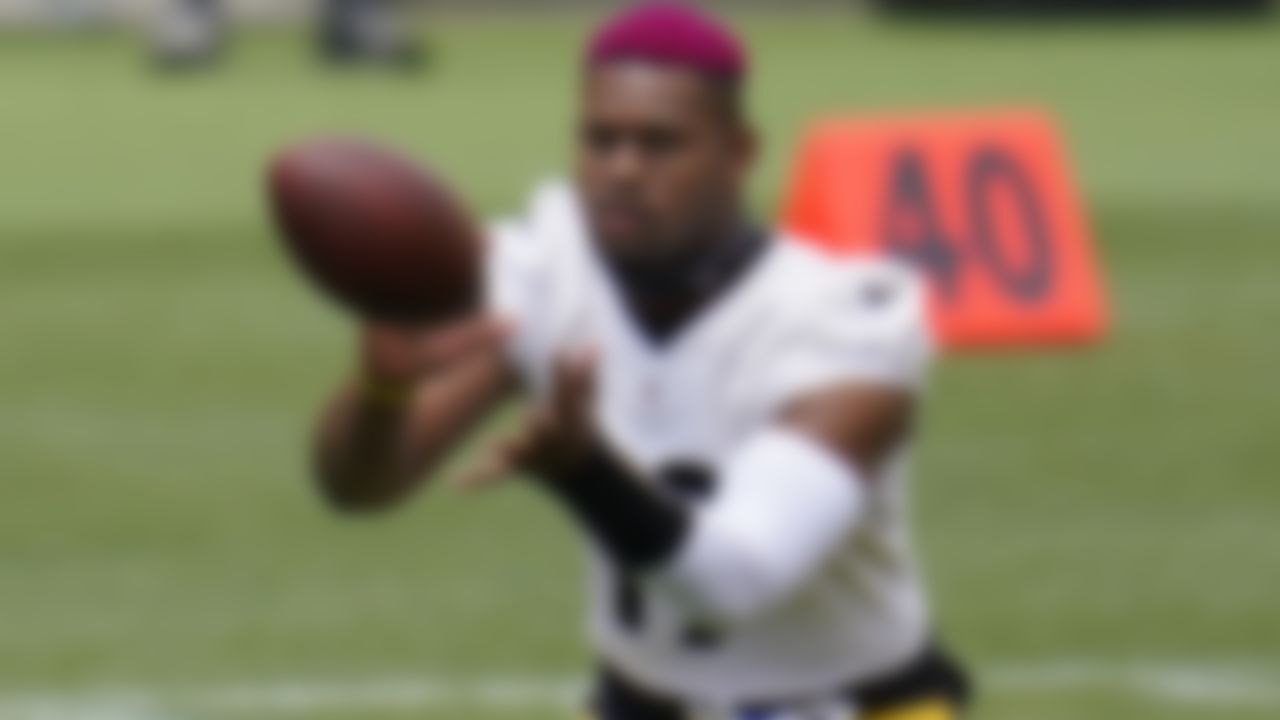 Pittsburgh Steelers wide receiver JuJu Smith-Schuster (19) catches a pass during the team's NFL mini-camp football practice in Pittsburgh, Tuesday, June 15, 2021.