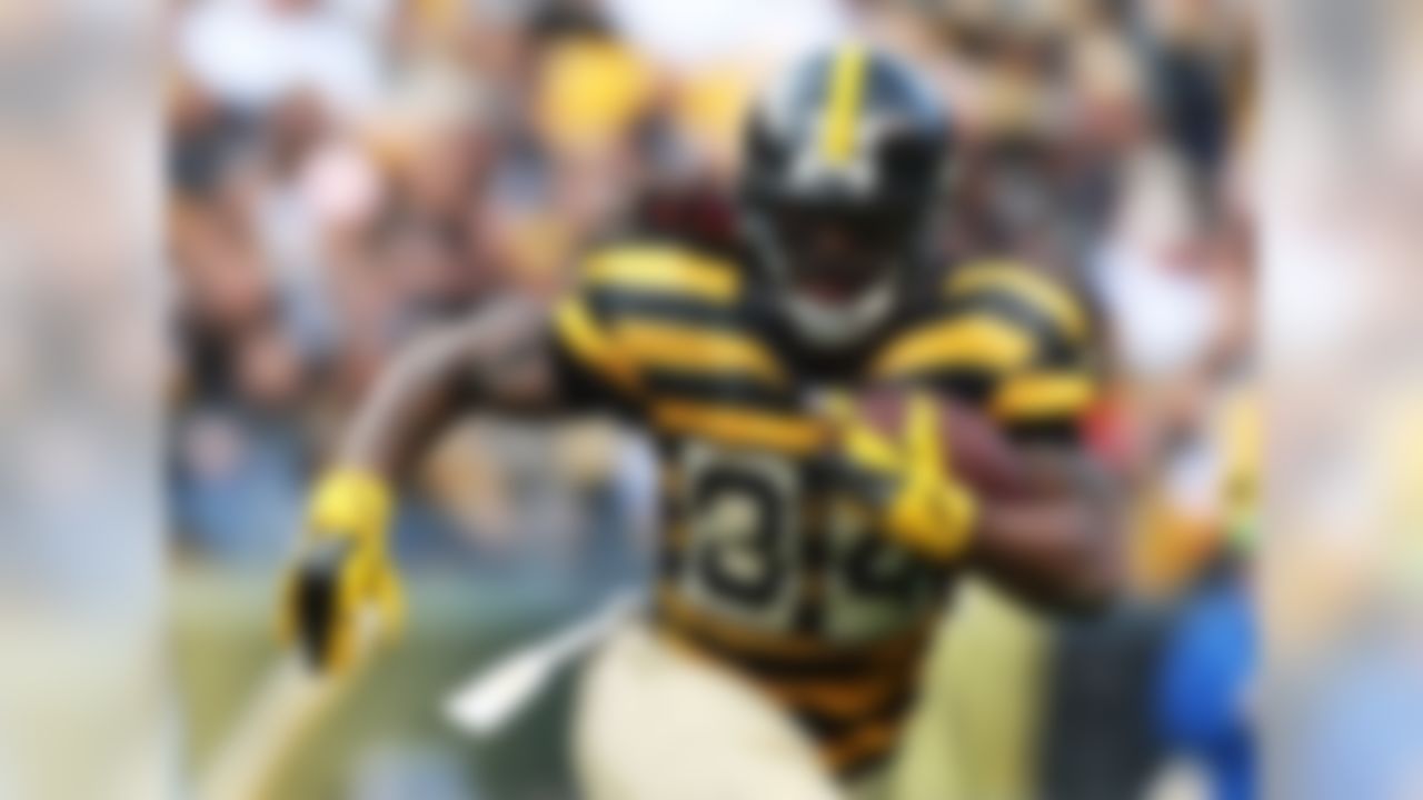 Williams is still pretty highly owned in NFL.com leagues, but Le'Veon Bell owners or those in desperate need of a running back should make put in a claim for the former Panther. The 32-year-old running back racked up 110 total yards on Sunday in relief duty and is averaging 4.9 yards per carry on the season. NFL Media insider Ian Rapoport reported on Sunday night that the Steelers fear Bell has a badly torn MCL and will be done for the season. That puts Williams back onto the RB1-2 radar with Big Ben back under center. After all, Williams was fantasy's highest scoring running back after the first two weeks of the season while Bell served his suspension. FAAB suggestion: 20-25 percent.