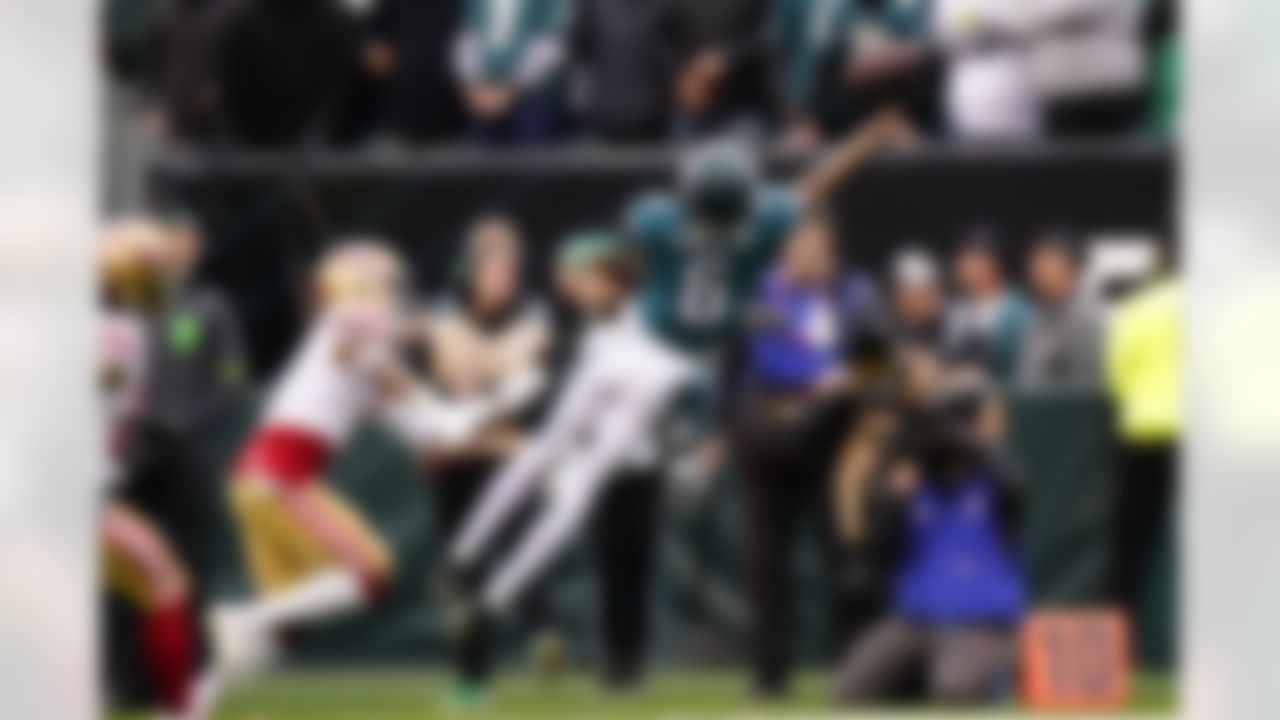 Philadelphia Eagles wide receiver DeVonta Smith (6) makes a catch during the first half of the NFC Championship NFL football game between the Philadelphia Eagles and the San Francisco 49ers on Sunday, Jan. 29, 2023, in Philadelphia.