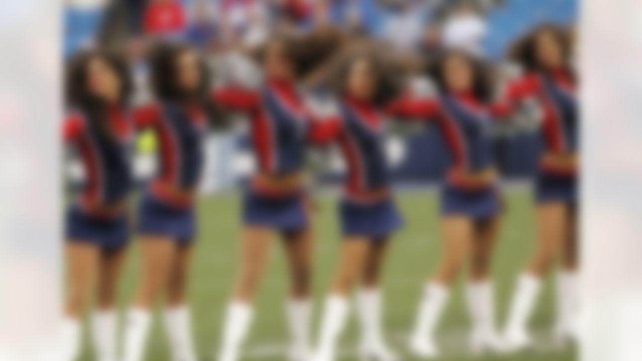 2010 NFL Cheerleaders: Week 10