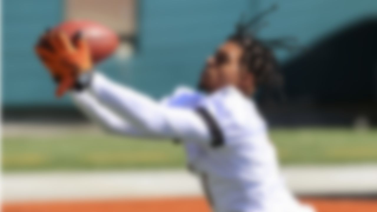 Cincinnati Bengals wide receiver Ja'Marr Chase makes a catch during an NFL football rookie minicamp in Cincinnati, Friday, May 14, 2021.