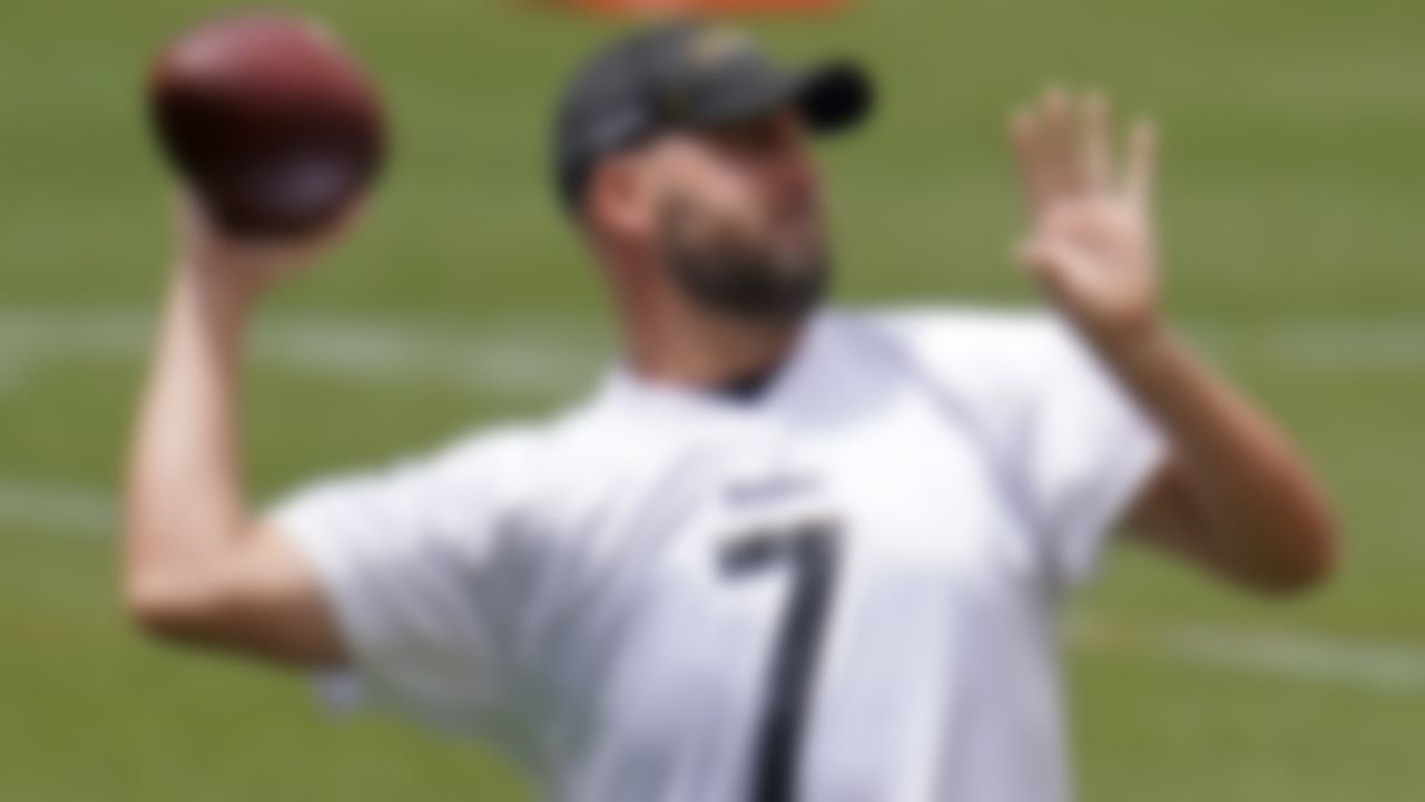 Pittsburgh Steelers quarterback Ben Roethlisberger (7) throws a pass during the team's NFL mini-camp football practice in Pittsburgh, Tuesday, June 15, 2021.