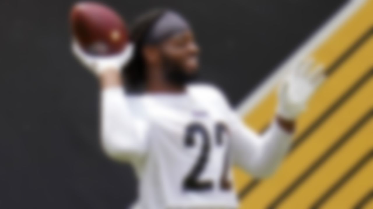 Pittsburgh Steelers running back and first round pick Najee Harris tosses a football during the team's NFL mini-camp football practice in Pittsburgh, Tuesday, June 15, 2021.