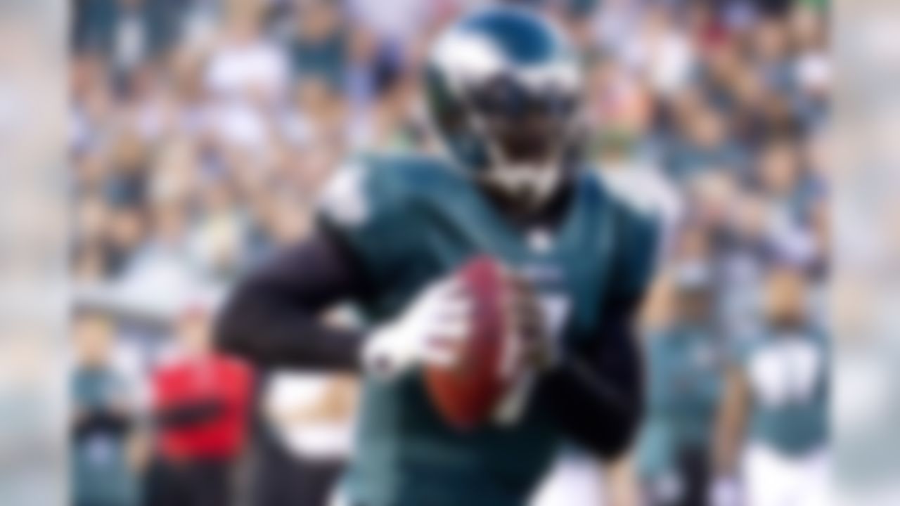 Nick Foles is going to miss the team�s regular-season finale with a broken hand, so Vick is back in the spotlight for both the Eagles and fantasy owners alike. He has a great matchup against the New York Giants, who give out fantasy points to quarterbacks like Santa Claus gives out presents to kids on Christmas morning.