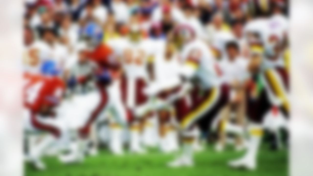 Denver Broncos wide receiver Mark Jackson (80) races down the sideline during Super Bowl XXII, a 42-10 loss to the Washington Redskins on January 31, 1988, at Jack Murphy Stadium in San Diego, CA. (National Football League)