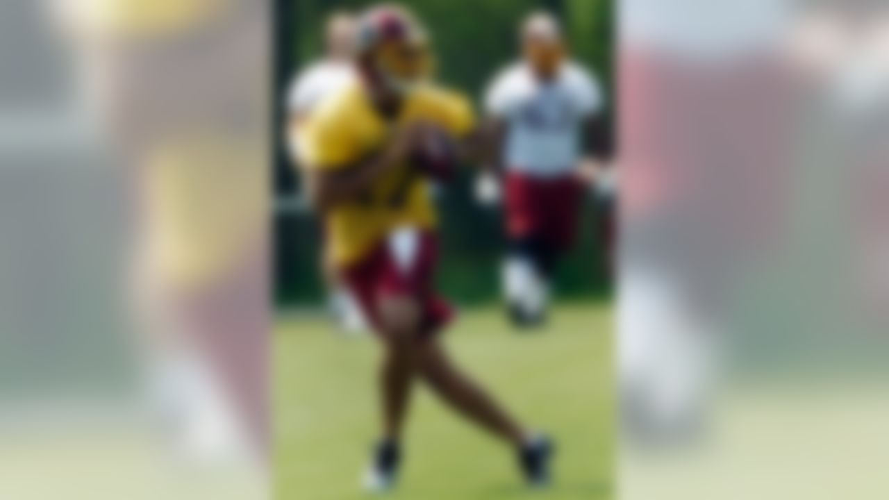 ASHBURN, VA - MAY 02:  Washington Redskins quarterback Jason Campbell #17 takes part in drills during the first day of mini-camp at Redskins Park May 2, 2008 in Ashburn, Virginia.  (Photo by Win McNamee/Getty Images)