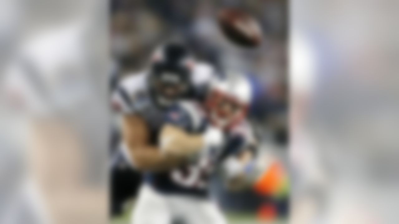 New England Patriots running back Danny Woodhead (39) in action against the Houston Texans J.J. Watt (99) December 10, 2012 at Gillette Stadium in Foxboro, Mass.New England defeated Houston 42-14. (AP Photo/Damian Strohmeyer)