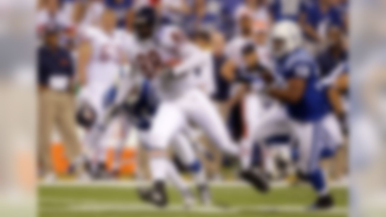 INDIANAPOLIS - SEPTEMBER 07: Desmond Clark #88 of the Chicago Bears runs with the ball after catching  a pass during the NFL game against the Indianapolis Colts at Lucas Oil Stadium on September 7, 2008 in Indianapolis, Indiana.  (Photo by Andy Lyons/Getty Images)