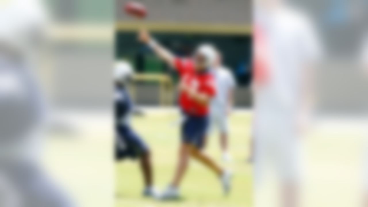 SAN DIEGO - MAY 03: Quarterback Philip Rivers #17 of the San Diego Chargers throws a pass in practice drills during Chargers minicamp at the team's training facility on May 3, 2009 in San Diego, California. (Photo by Kevin Terrell/Getty Images)