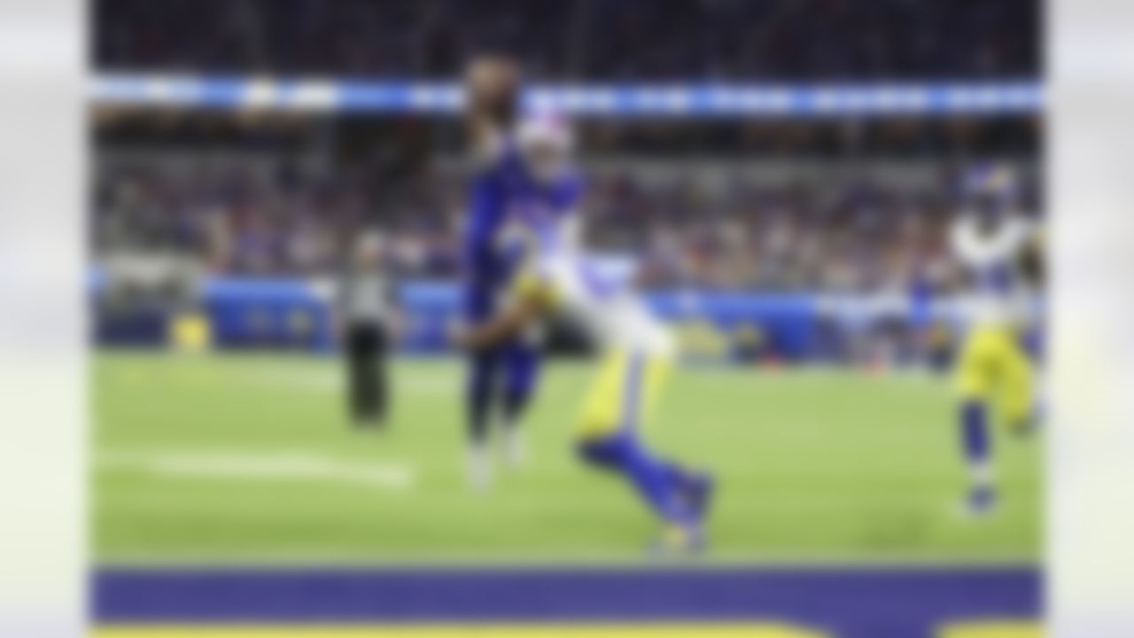 Buffalo Bills quarterback Josh Allen (17) extends to score a touchdown during an NFL football game on Thursday, September 8, 2022 in Inglewood, California.