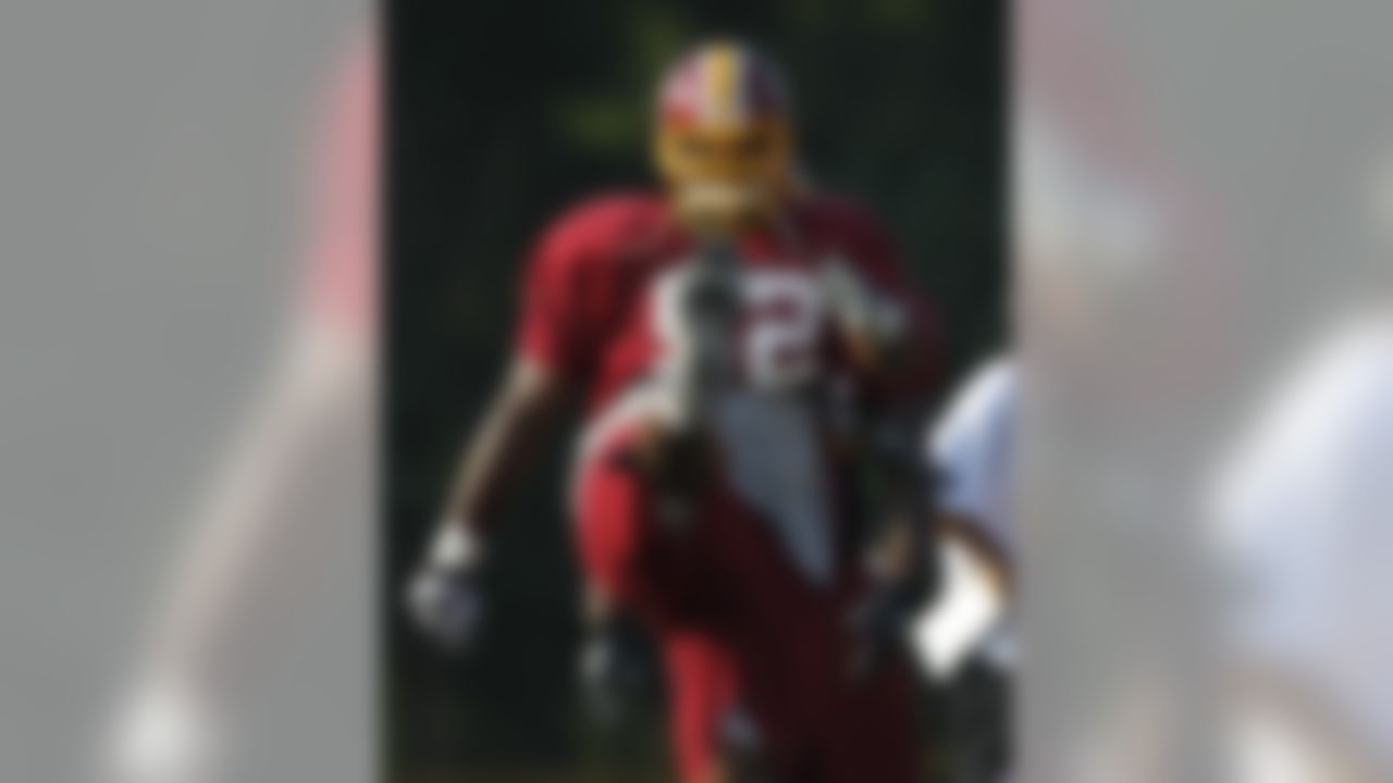 Washington Redskins defensive lineman Albert Haynesworth works out at the NFL football team's training camp at Redskins Park in Ashburn, Va., Wednesday, Aug., 11, 2010.(AP Photo/Pablo Martinez Monsivais)